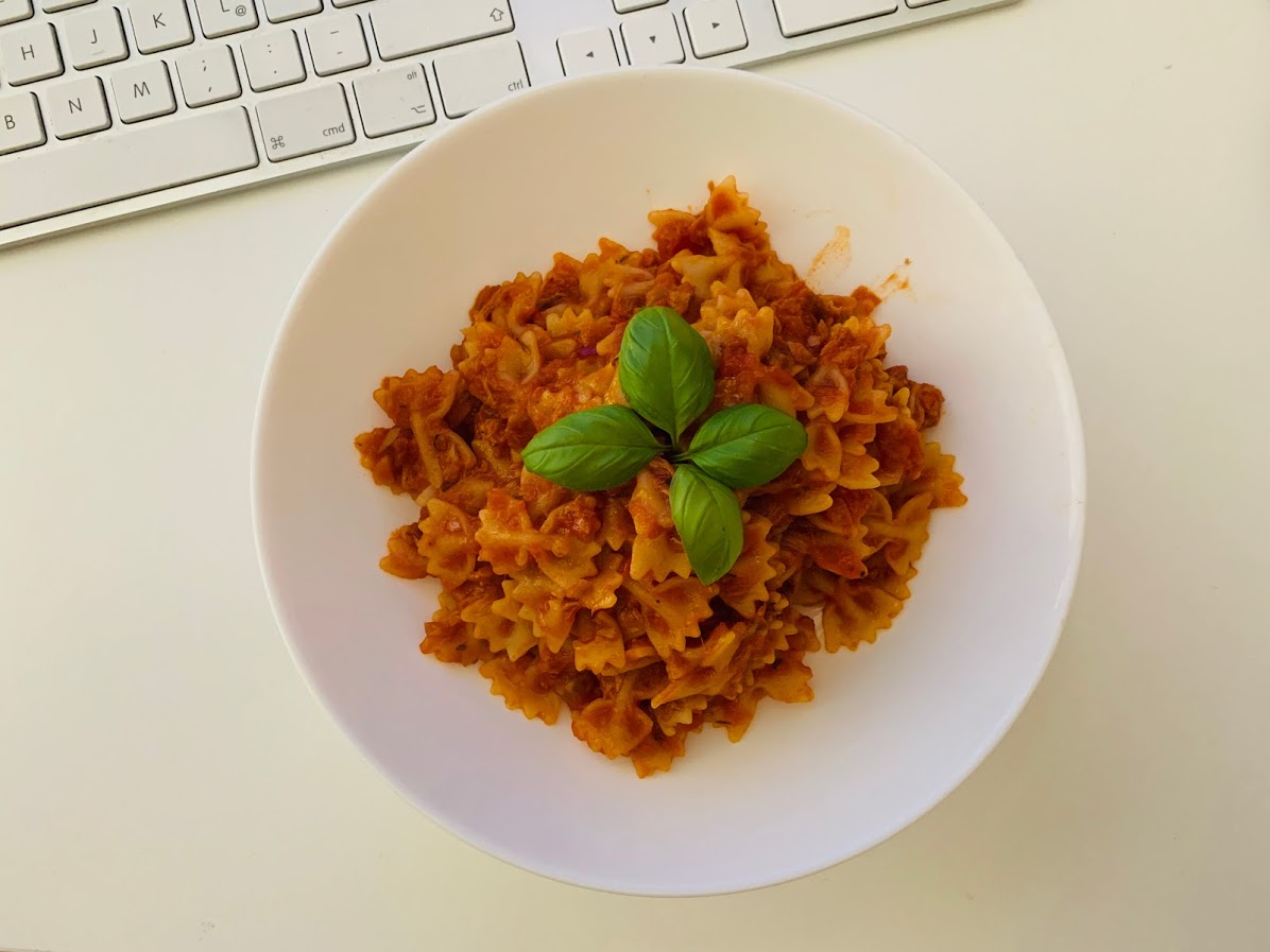 Tuna tomato pasta with canned goods
