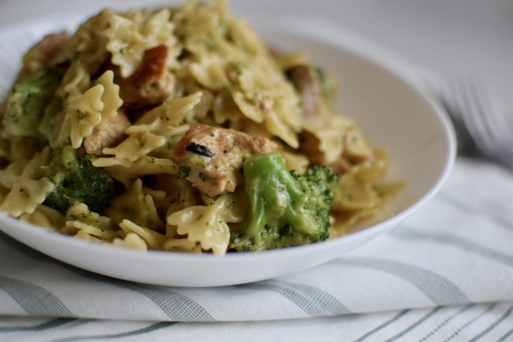 creamy-chicken-broccoli-mushroom-pasta