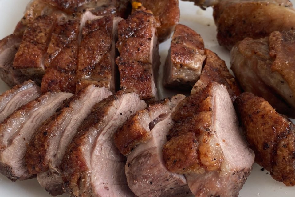 Crispy roast duck with baked potatoes - Kitchenette Recipes
