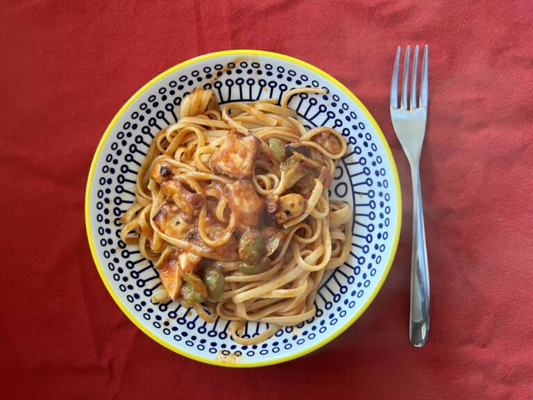 Saucy linguine with octopus and green olives